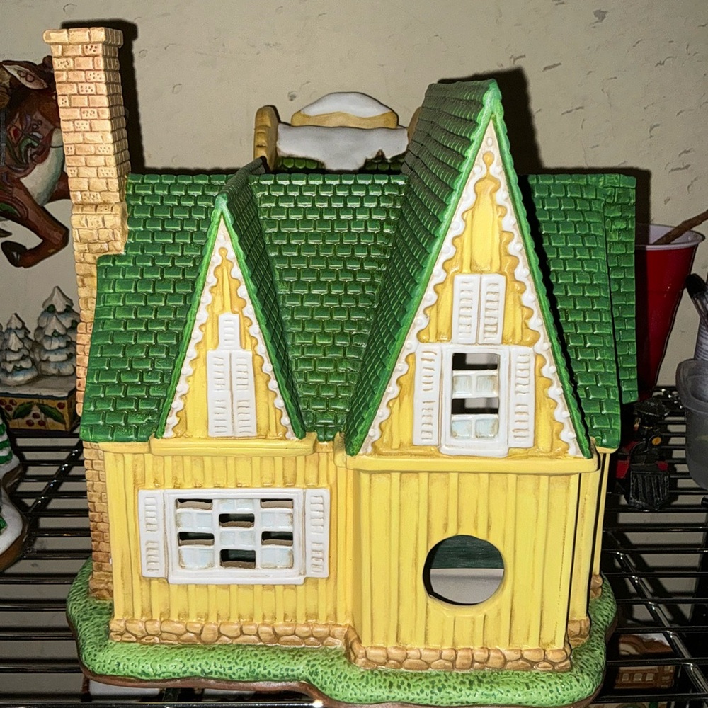 Lefton Colonial Village 1999 Bradley House Limited Ed 1455/4,500 - Picture 5 of 11